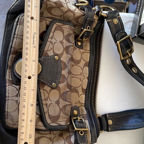 Handbags - Picture 7 of 7